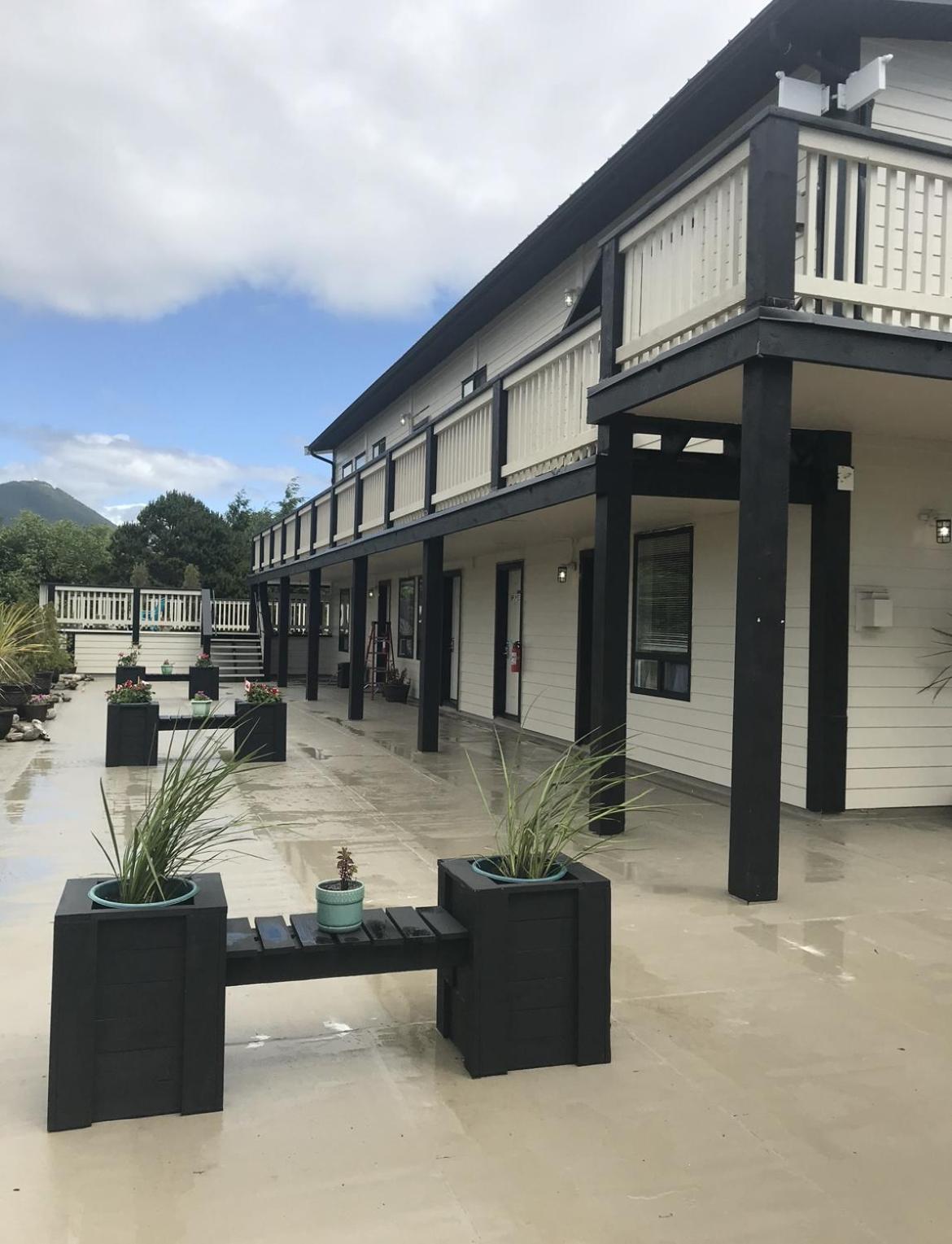 Pacific Rim Guest Lodge - Adults Only Ucluelet Exterior photo