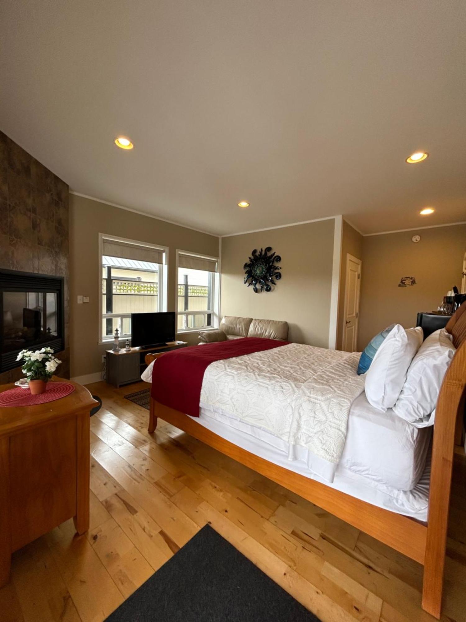 Pacific Rim Guest Lodge - Adults Only Ucluelet Exterior photo