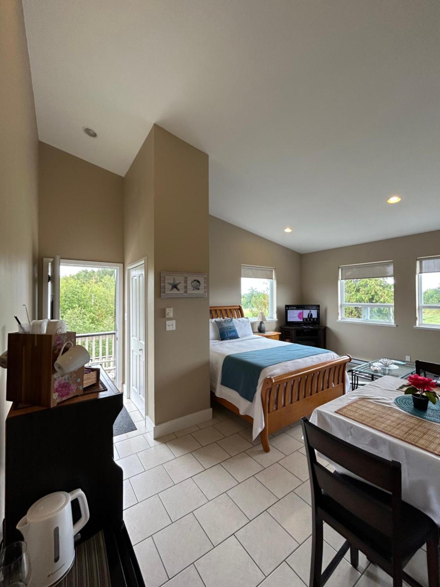 Pacific Rim Guest Lodge - Adults Only Ucluelet Exterior photo