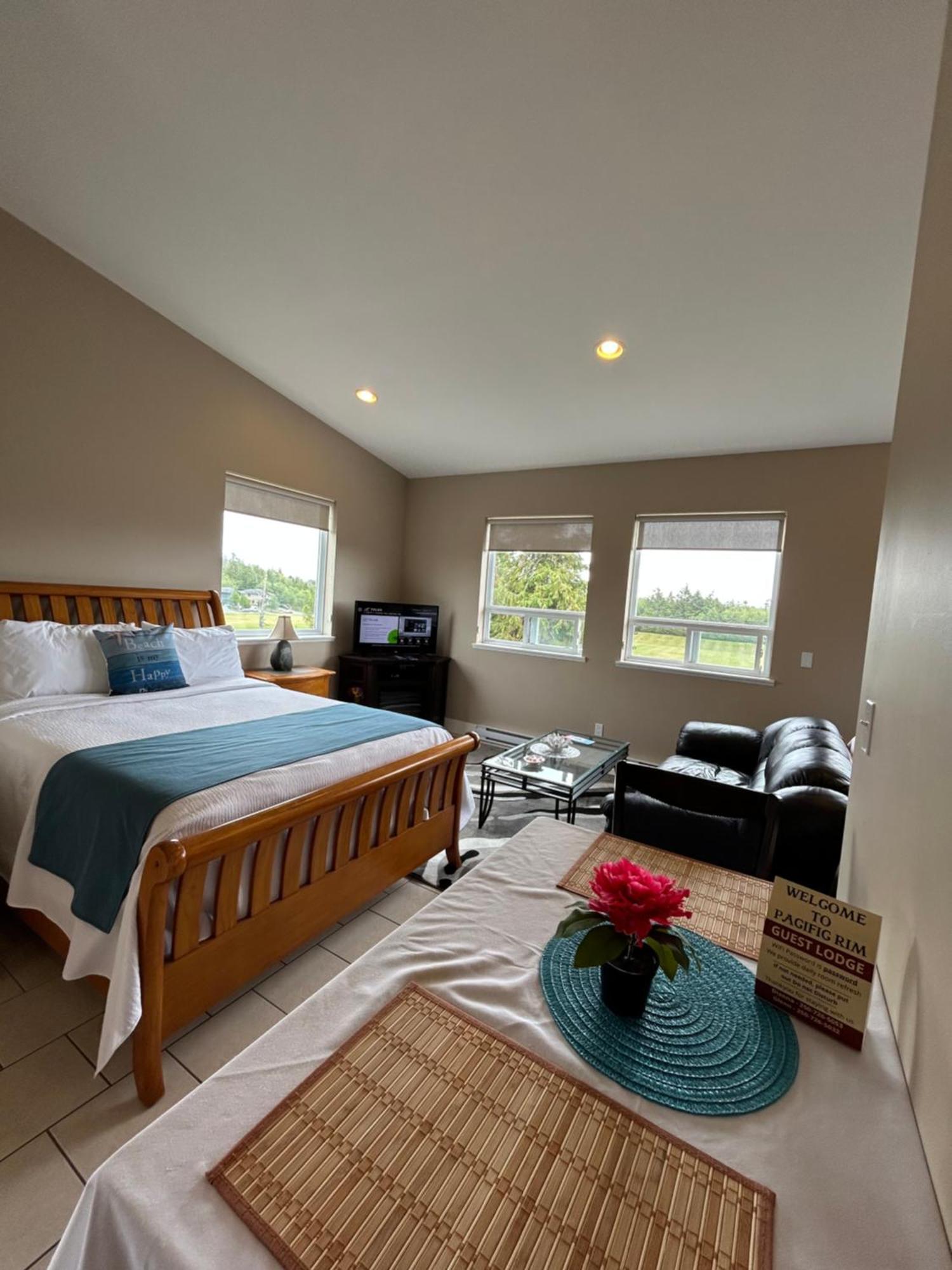Pacific Rim Guest Lodge - Adults Only Ucluelet Exterior photo