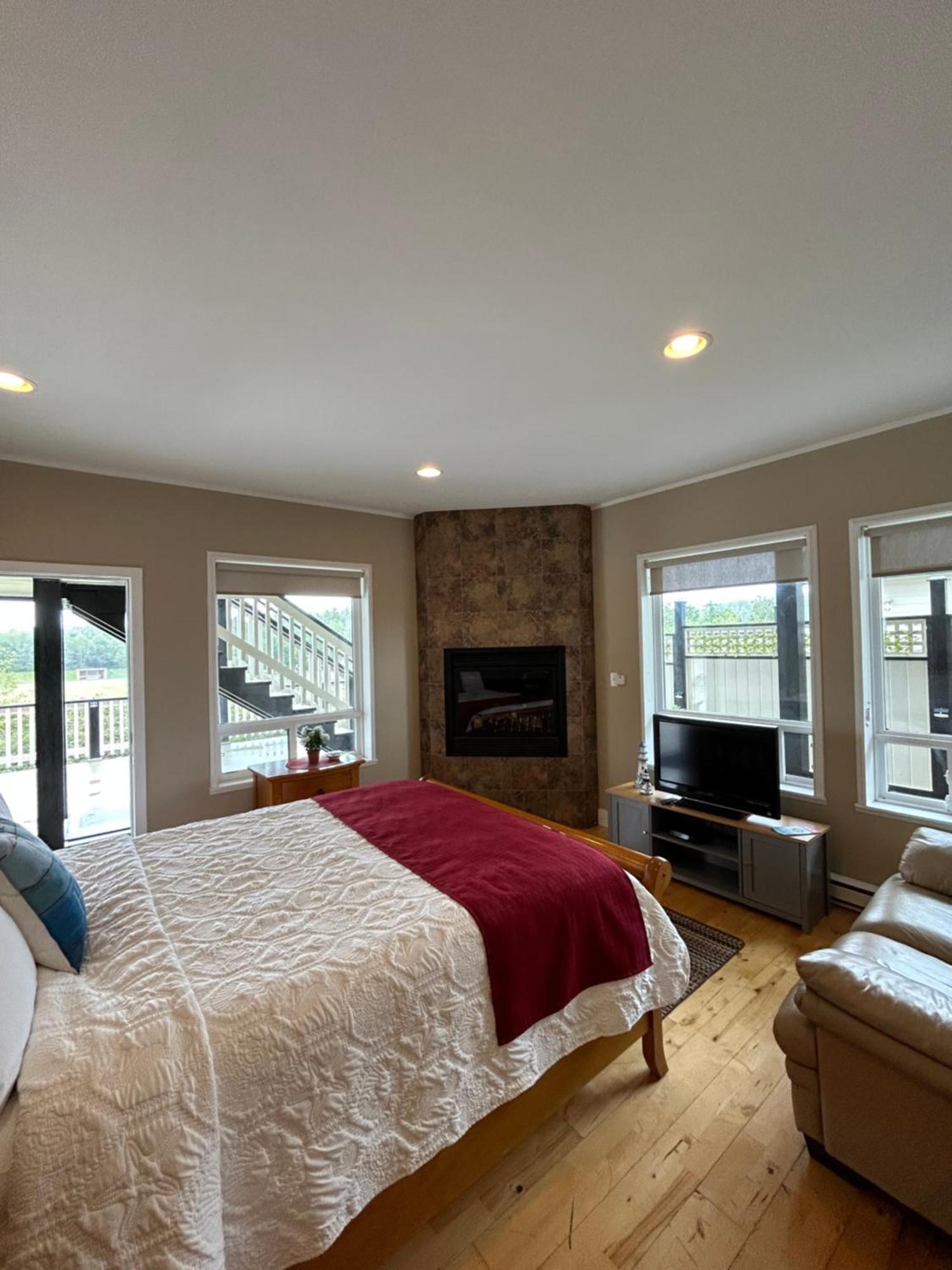 Pacific Rim Guest Lodge - Adults Only Ucluelet Exterior photo